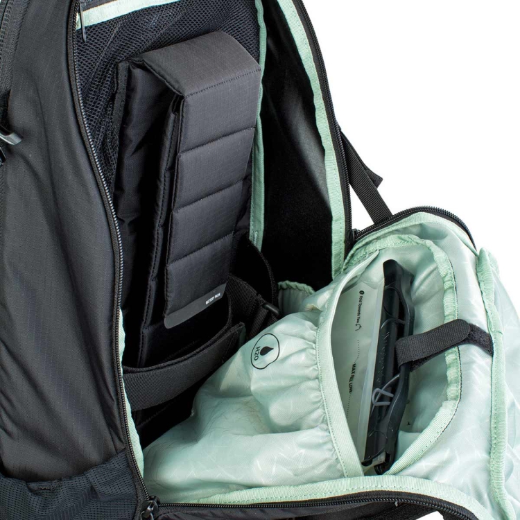 Plecak z protektorem Evoc FR Trail E-RIDE 20-Black M/L