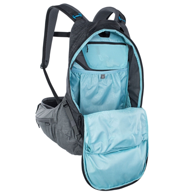 Plecak z ochraniaczem Evoc Trail PRO 16-Black-Carbon Grey S/M