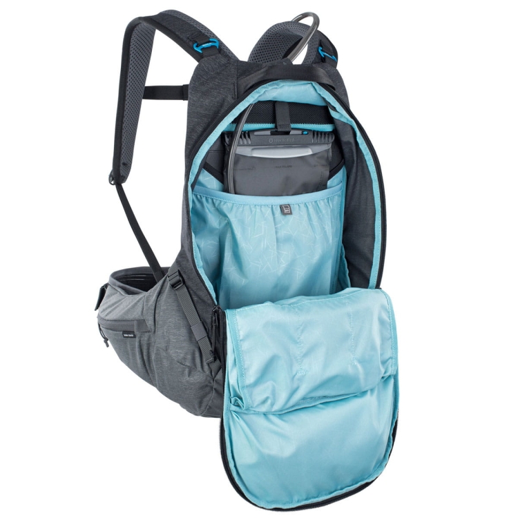 Plecak z ochraniaczem Evoc Trail PRO 16-Black-Carbon Grey S/M
