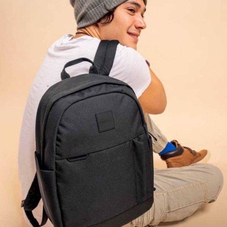Pacsafe GO 15L - Black