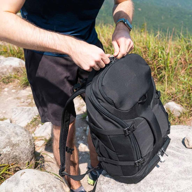 Plecak antykradzieżowy Pacsafe Venturesafe EXP35 - Black