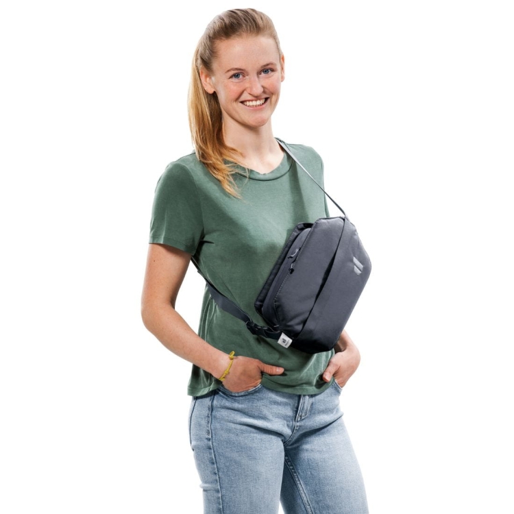 Pojemna saszetka Deuter Passway 2 – Black