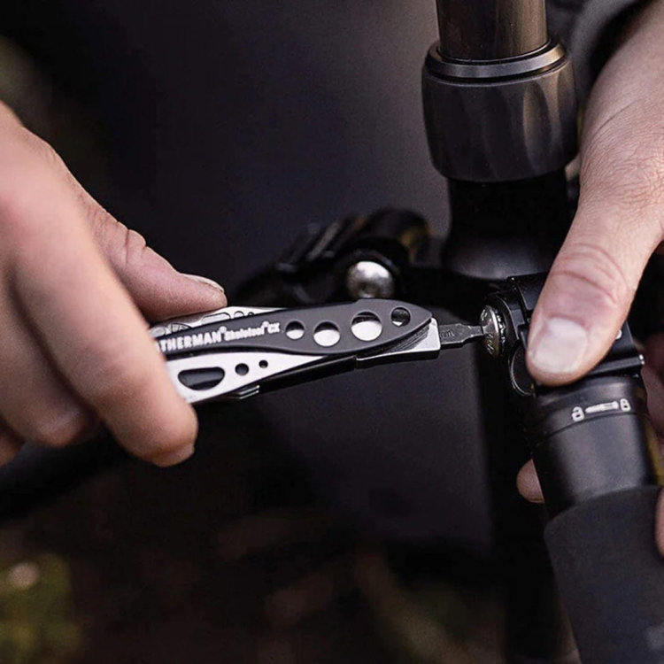 Multitool Leatherman Skeletool CX - Stainless & Black