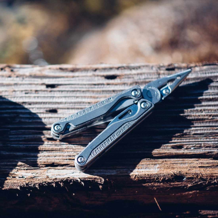 Multitool Leatherman Charge Plus TTi