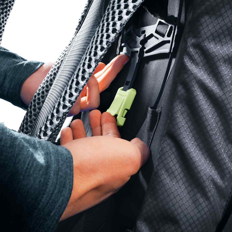 Dwukomorowy plecak Deuter Futura Pro 32 - Black
