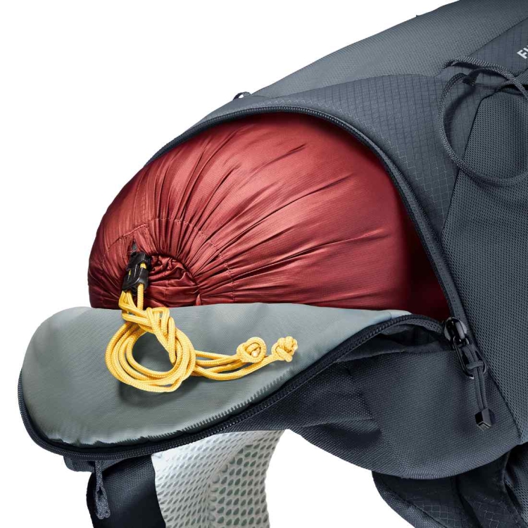 Damski plecak dwukomorowy Deuter Futura Pro 30 SL - Black