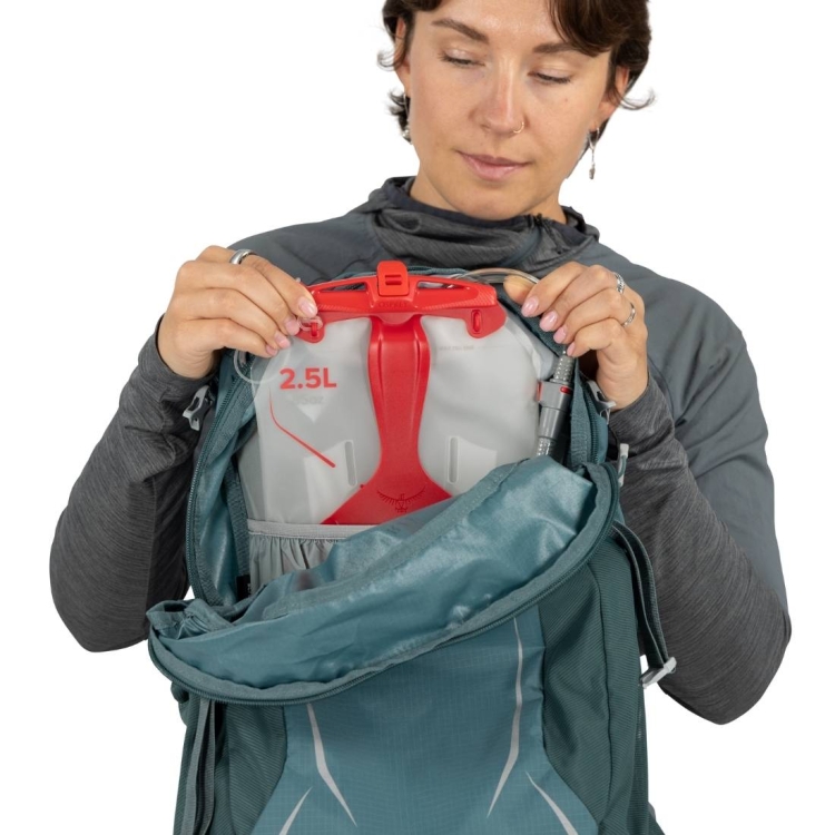 Lekki plecak turystyczny Osprey Hikelite 26 – Graphite Purple