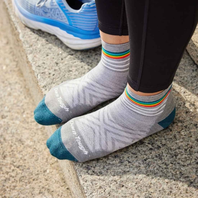 Skarpety Darn Tough Women's Run Quarter Cushioned Ultra-Lightweight Running Sock – Gray
