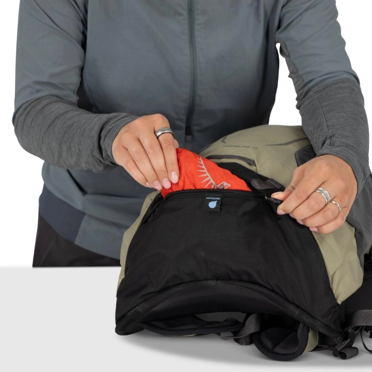 Lekki plecak turystyczny Osprey Hikelite 18 – Graphite Purple