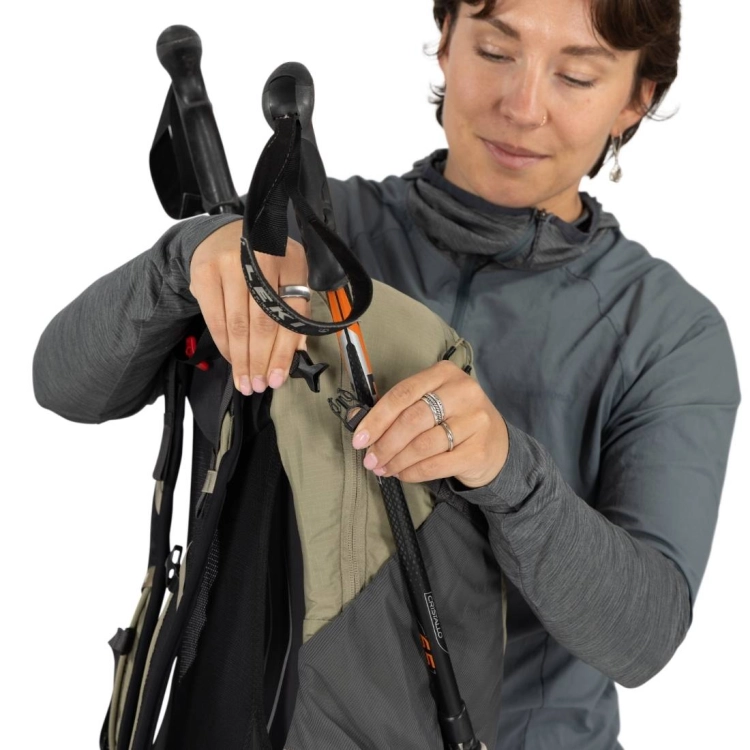 Lekki plecak turystyczny Osprey Hikelite 18 – Tungsten-Yellow