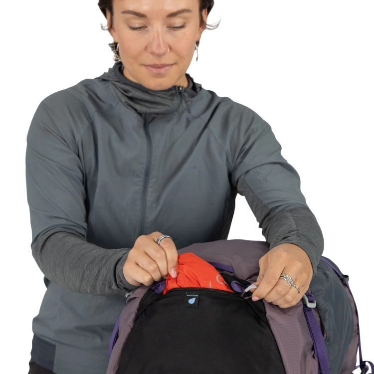 Lekki plecak turystyczny Osprey Hikelite 28 – Graphite Purple