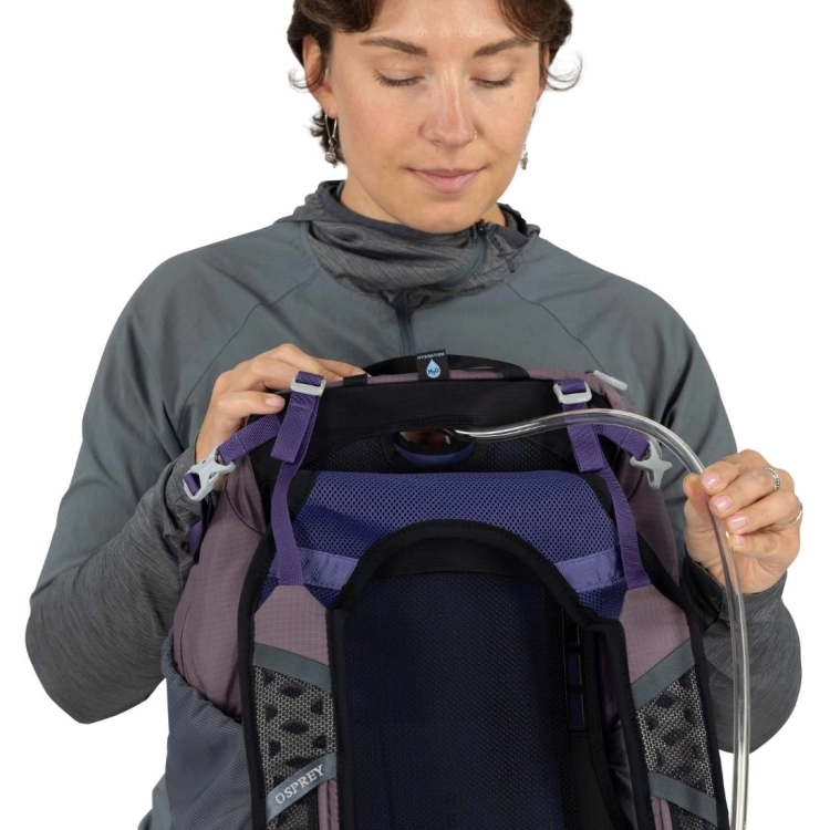 Lekki plecak turystyczny Osprey Hikelite 28 – Graphite Purple