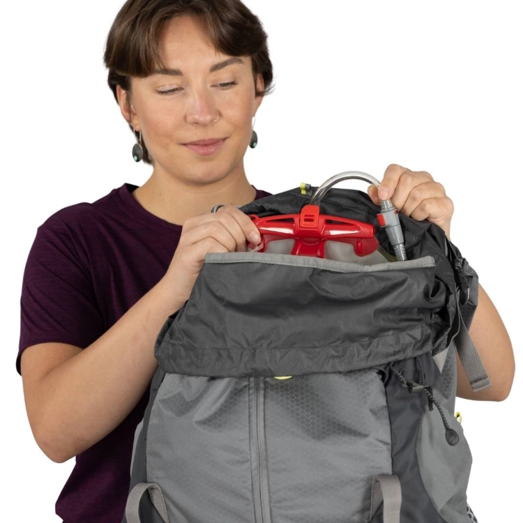 Dwukomorowy plecak damski Osprey Sirrus 36 – Medium Grey