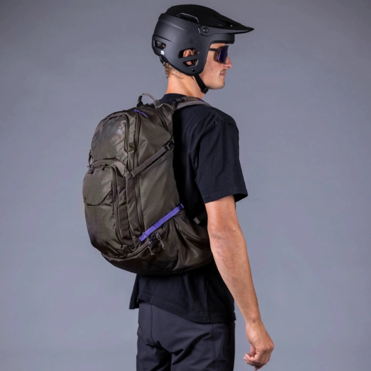 Duży plecak rowerowy Evoc Explorer PRO 30 - Coffee