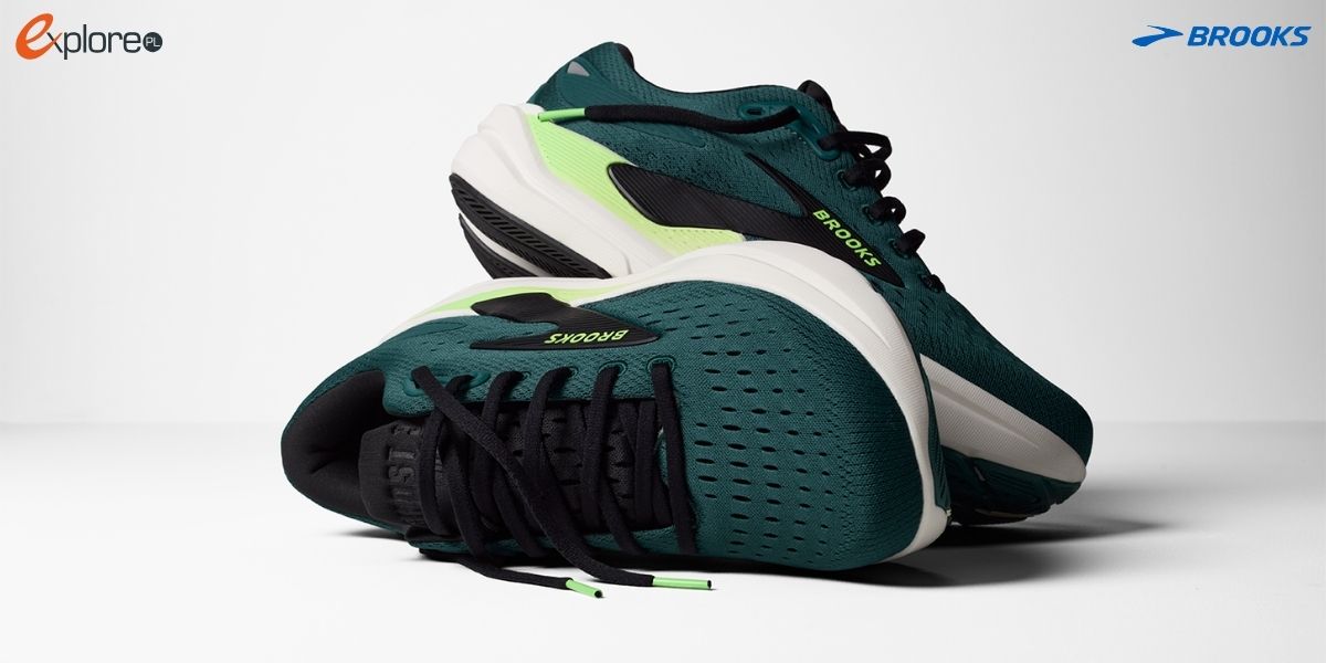 Buty Brooks Ghost Max 3 na szarym tle