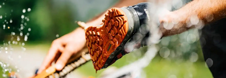 jak pielęgnować buty trekkingowe Lowa