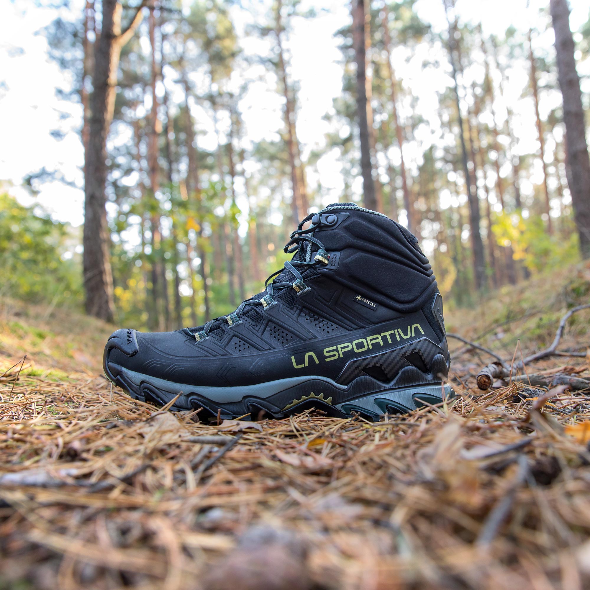 MĘSKIE BUTY TREKKINGOWE LA SPORTIVA ULTRA RAPTOR II MID LEATHER GTX - BLACK/CEDAR